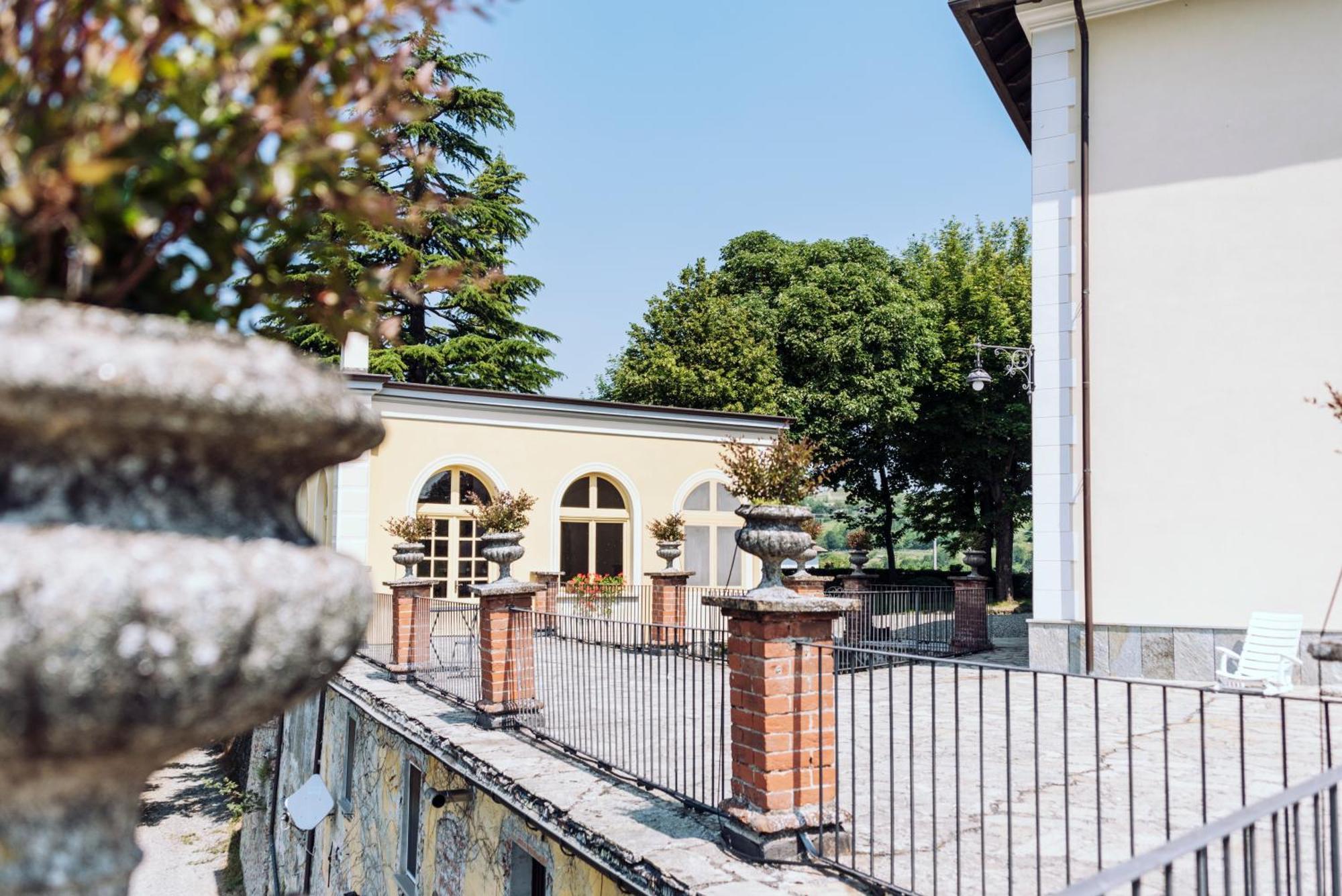 Castello Di Grillano Guest House Овада Экстерьер фото